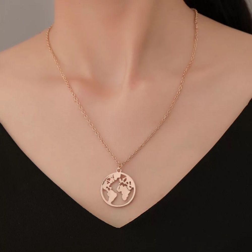 🌎 3 / $20 🌎 ❗️ World map necklace 🌎